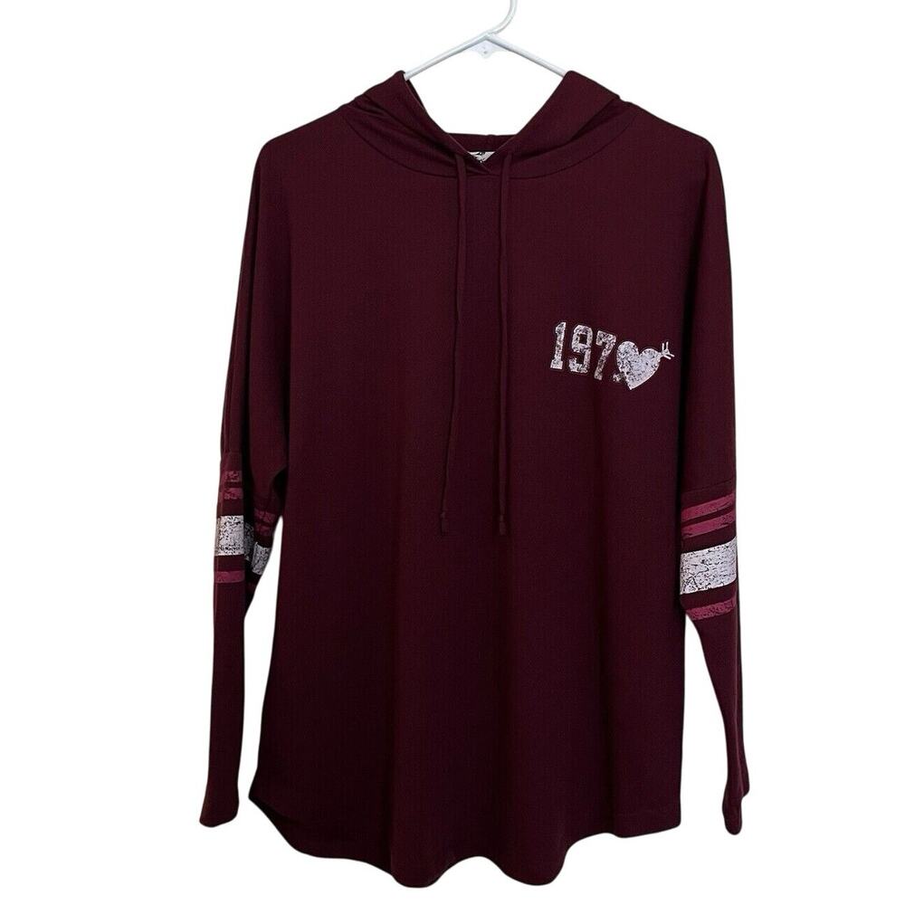 About A Girl | Maroon Red 1970 Heart Lightweight Hoodie Medium